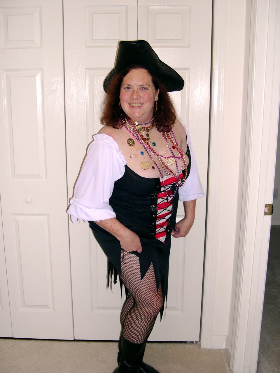 my hot pirate girl (1)