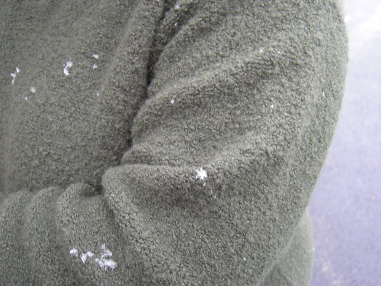 Big fluffy flakes.