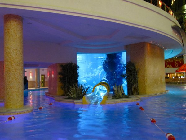 Golden Nugget aquarium water slide