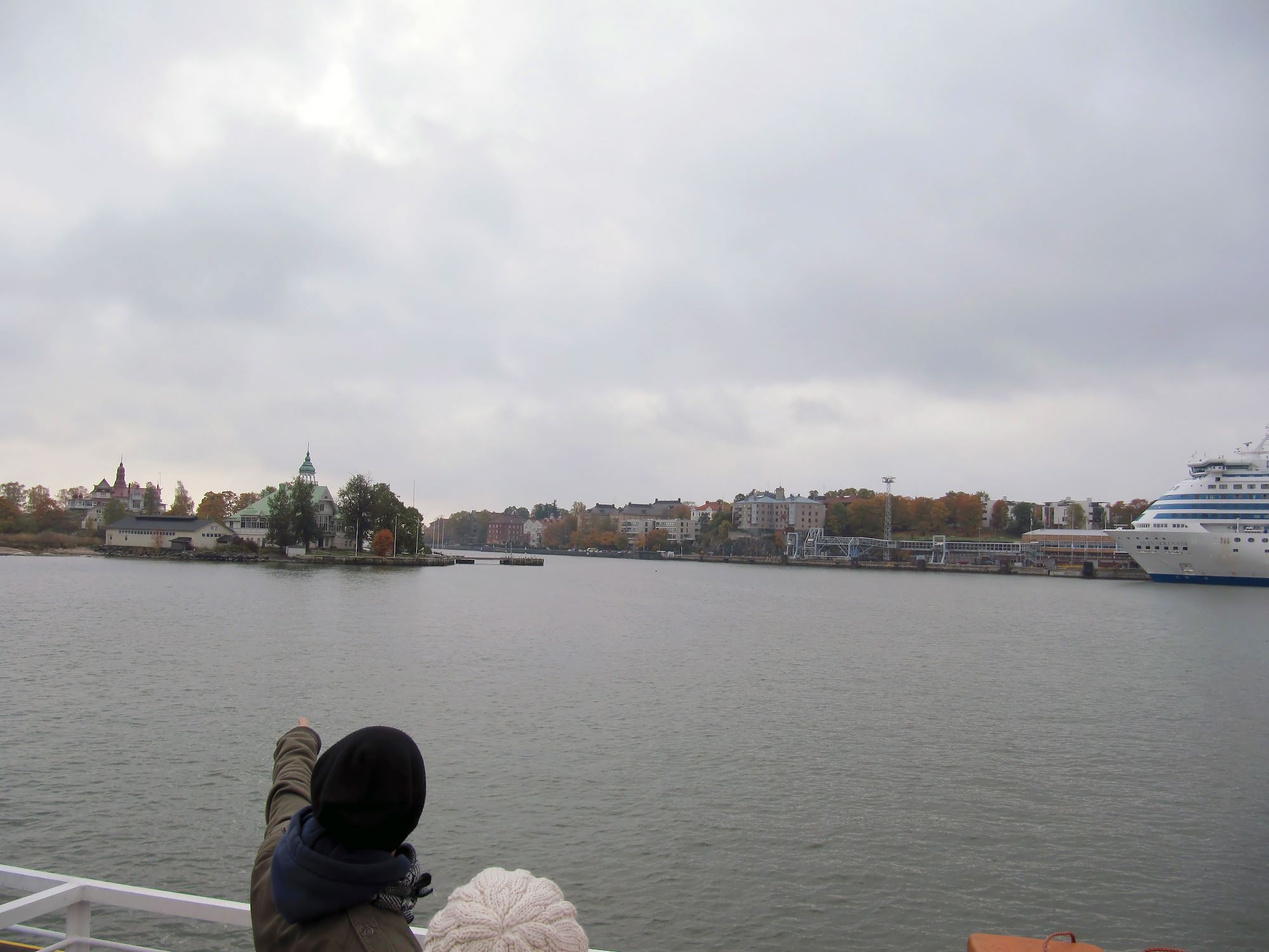 on the boat to Suomenlinna