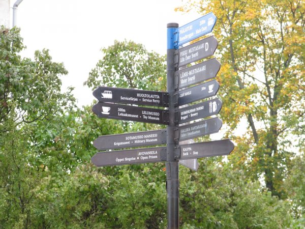 street sign in the middle of the island