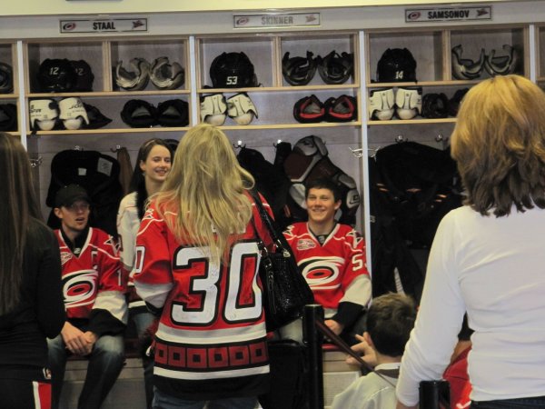 a paparazzi shot of Staal and Skinner