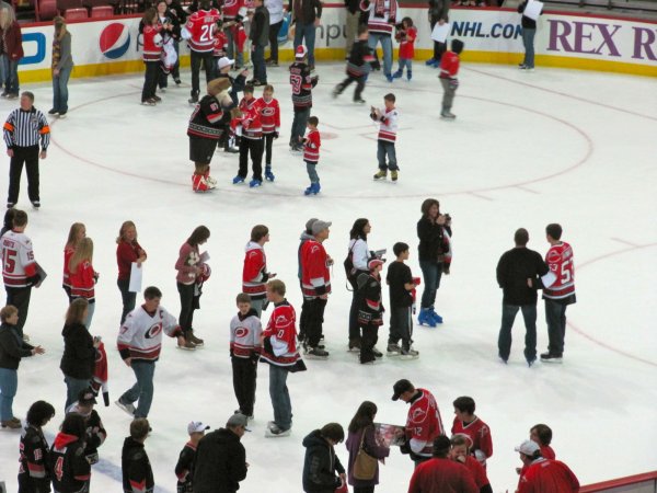 long lines for Jeff Skinner